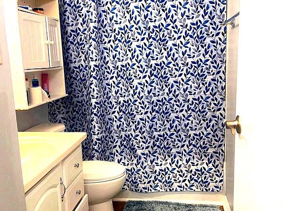 5th image of 19221 Staleybridge Rd