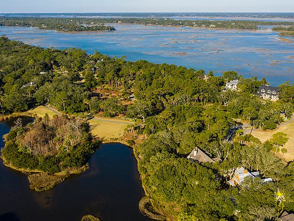 4th image of 412 Caroline Shores Ln