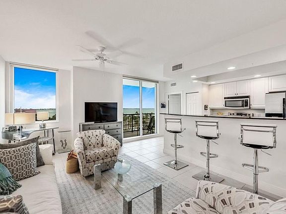3rd image of 800 N Tamiami Trl Unit 805