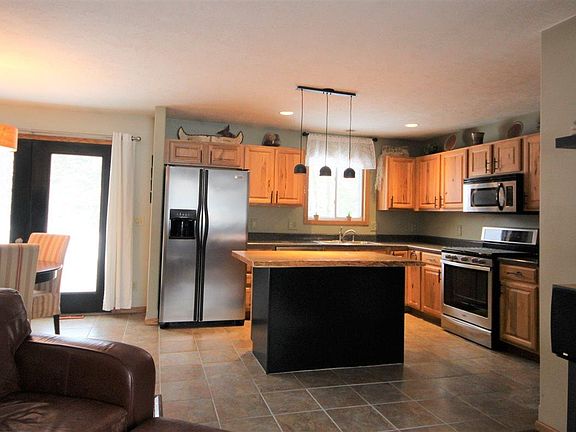 3rd image of 10862 Elizabethtown Dr
