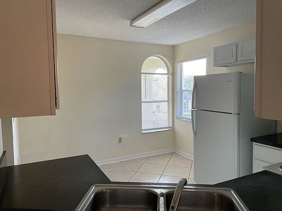 3rd image of 3211 Sabal Palms Ct