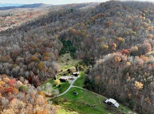 1811 E Clayton Rd, Alderson, WV 24910