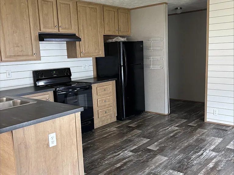 5500 Forest Pl — Photo 1