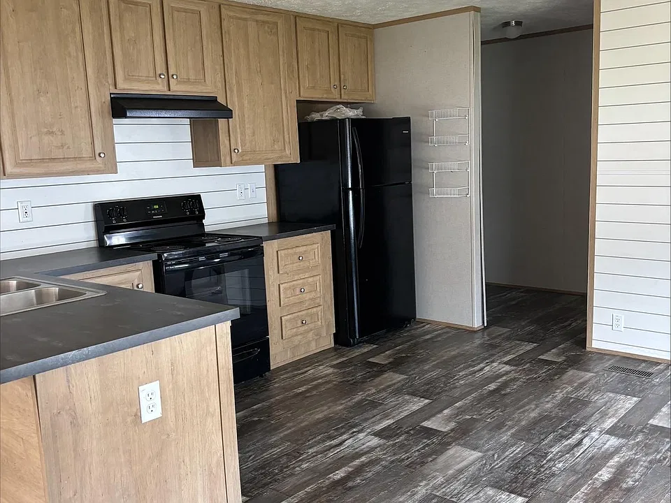 5500 Forest Pl