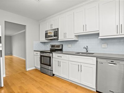 455 Hope St APT 3H, Stamford, CT, 06906