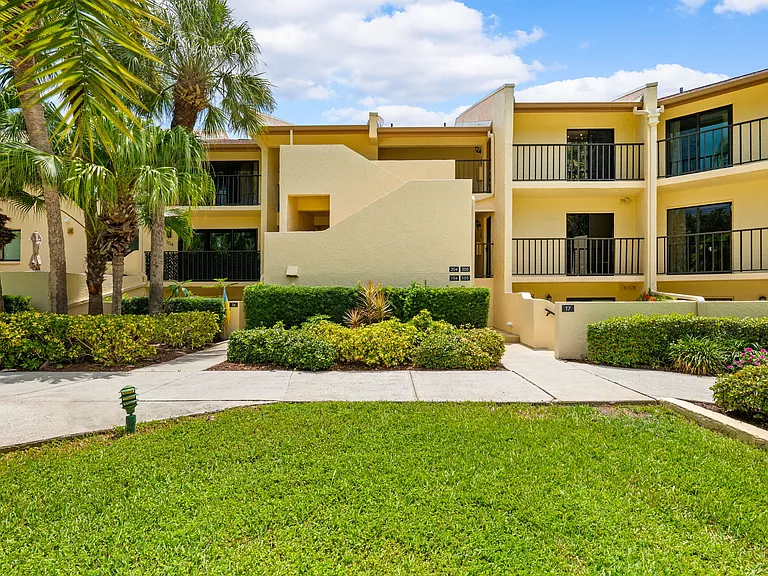 7500 Sunshine Skyway Ln S #205 — Photo 5