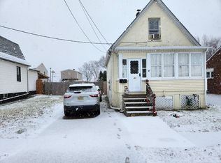 27 Howard St, Hopelawn, NJ 08861