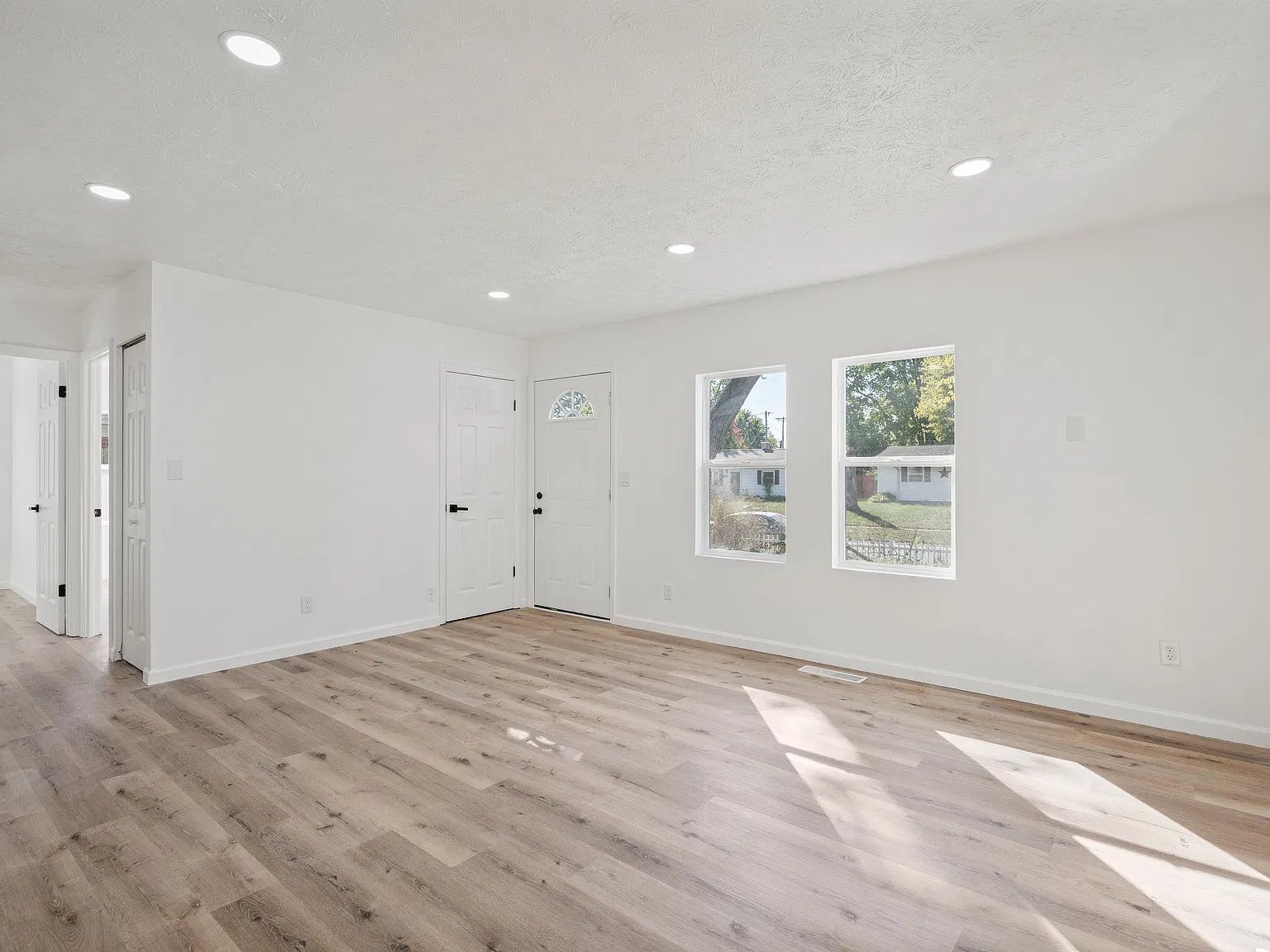 4 bed, 1664 sqft, $1,845 — Photo 2