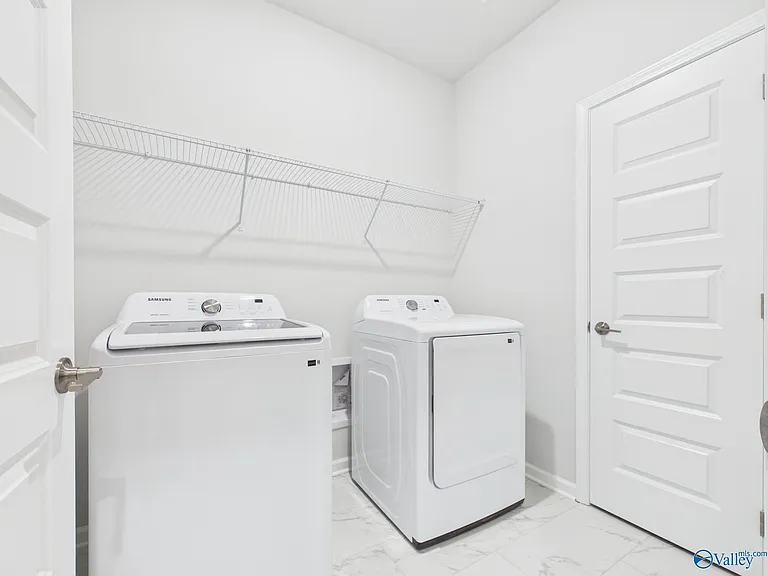 17993 Longleaf Dr — Photo 32