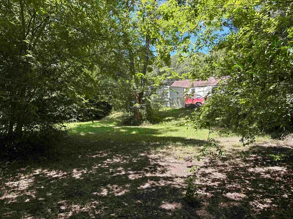 305 E Madison St, Overton, TX 75684