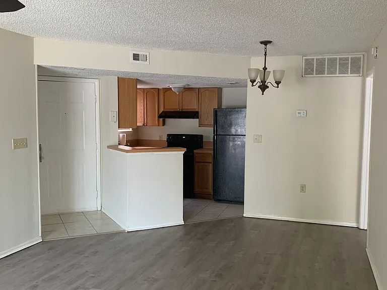 1916 Lake Atriums Cir #140 — Photo 8