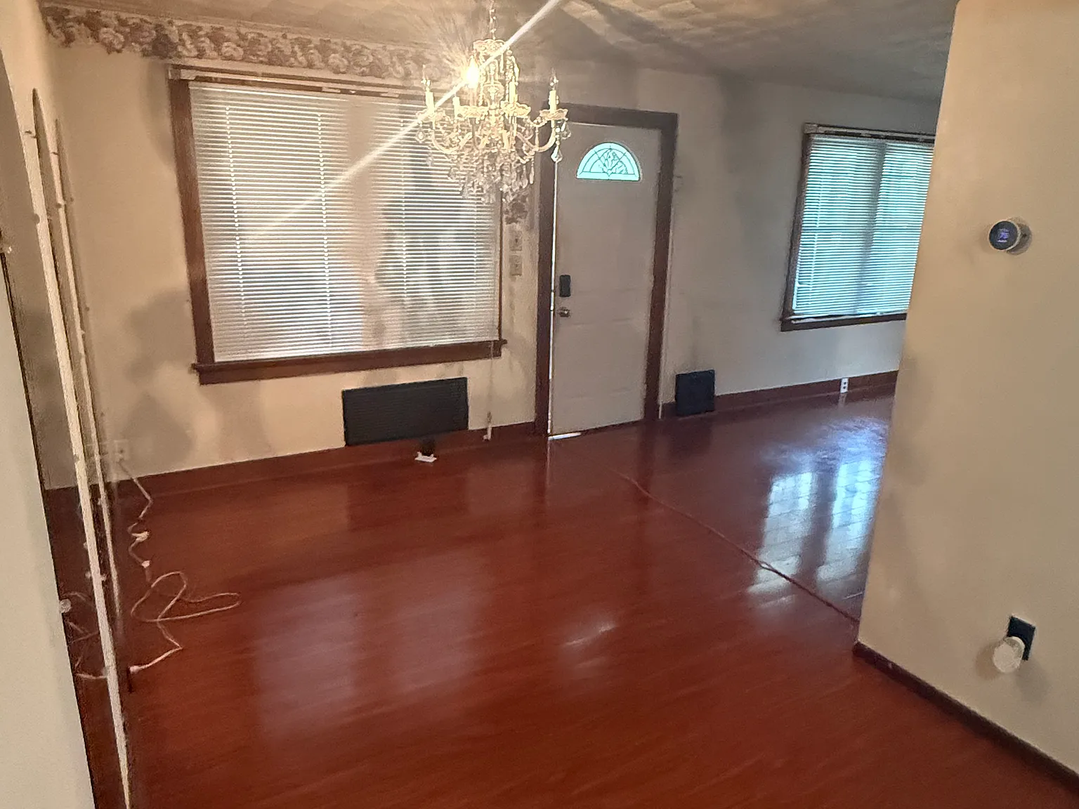 3 bed, 900 sqft, $1,250 — Photo 3