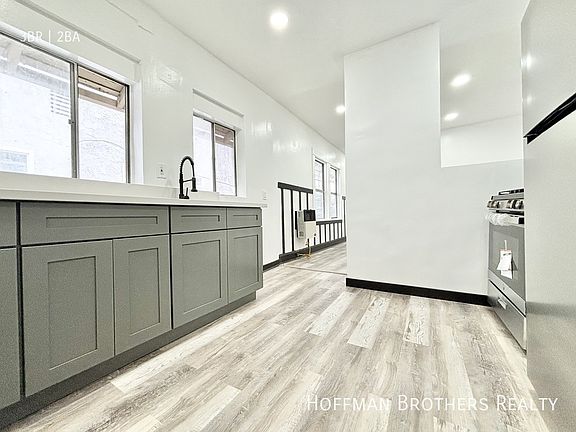 2nd image of 1518 W 11th Pl Unit 1/2
