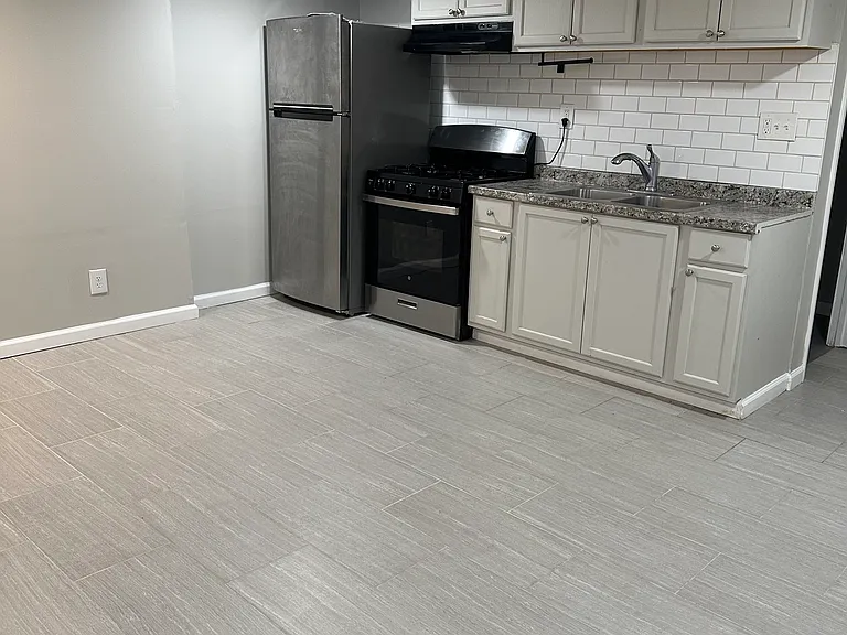 149 Vernon Ave #8 — Photo 1