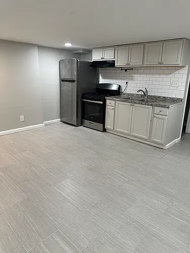 149 Vernon Ave Photo 1