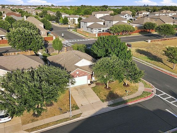 3rd image of 100 Quarry Ln