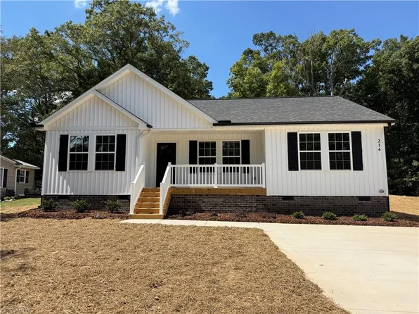 214 Koontz Ave, Thomasville, NC 27360