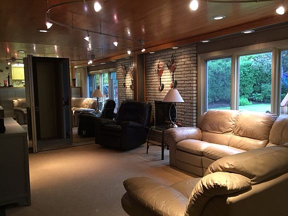 4th image of 1953 Bromton Dr