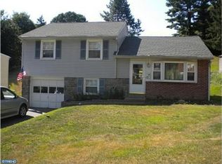 15 Dorset Dr, Broomall, PA