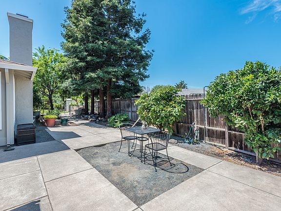 3rd image of 5321 Celeste Ave