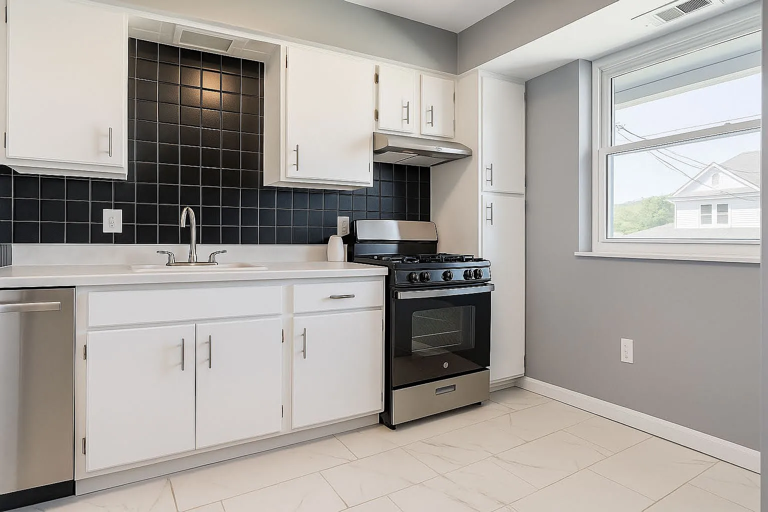 802 Main St — Photo 1