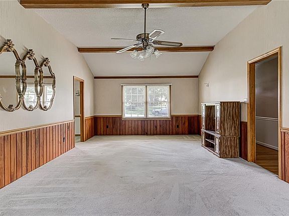 4th image of 156 Hicks Ct