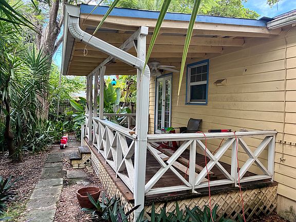 2nd image of 821 NE 17th Way