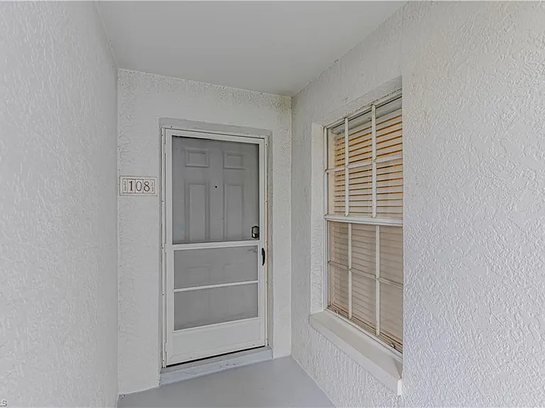 9600 Victoria Ln #108 — Photo 23