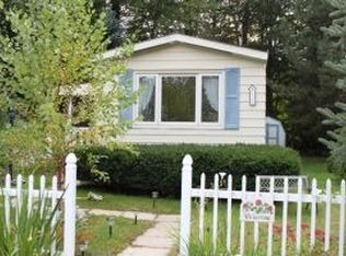 29 Lakewood Dr, Pittsfield, MA 01201