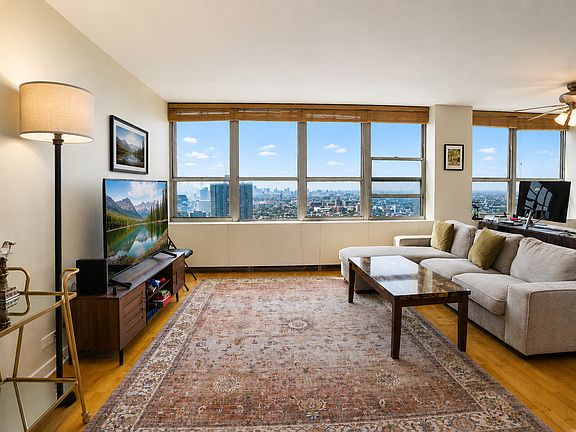 5th image of 655 W Irving Park Rd APT 4403