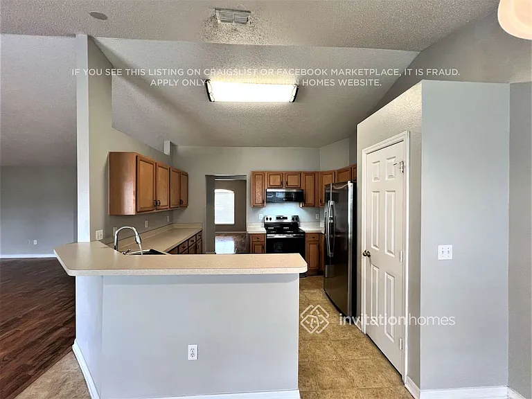 1080 SW McCoy Ave — Photo 8