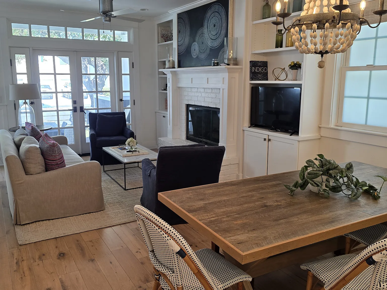 4 bed, 4.5 bath, 2200 sqft, $9,500 — Photo 2