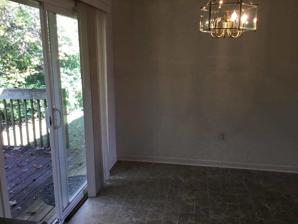 2nd image of 1276 Tulip Cir