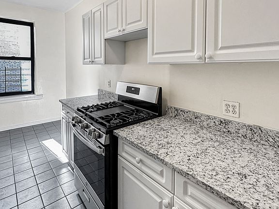 5th image of 555 Fort Washington Ave APT 2B