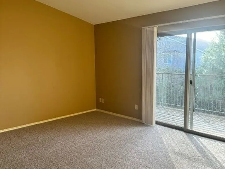 195-Santiam Village Apartments — Photo 8