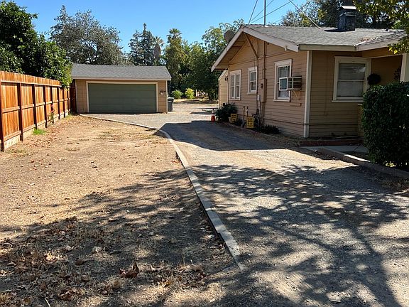 4th image of 986 Pioneer Ave #3