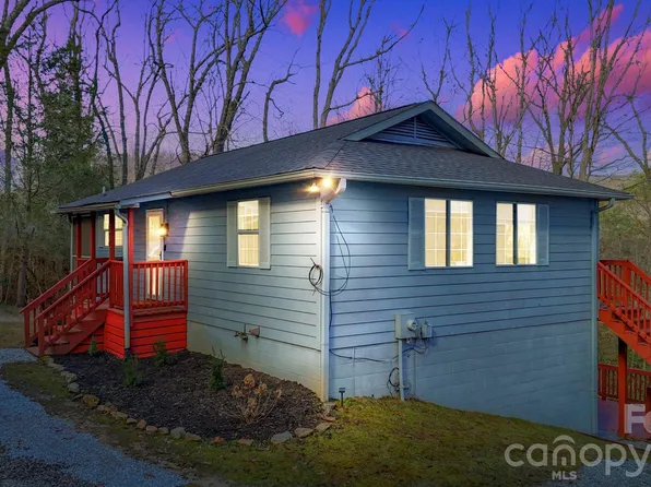 124 Flat Creek Rd, Lake Toxaway, NC 28747