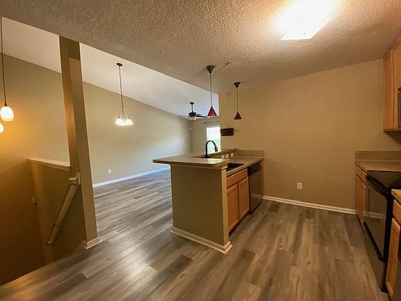 3rd image of 7051 Deer Lodge Cir Unit 109
