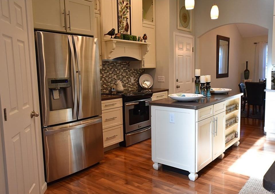 1st image of 10725 Legacy Ln