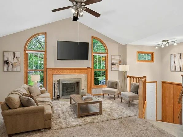 11295 50th Pl N, Plymouth, MN 55442