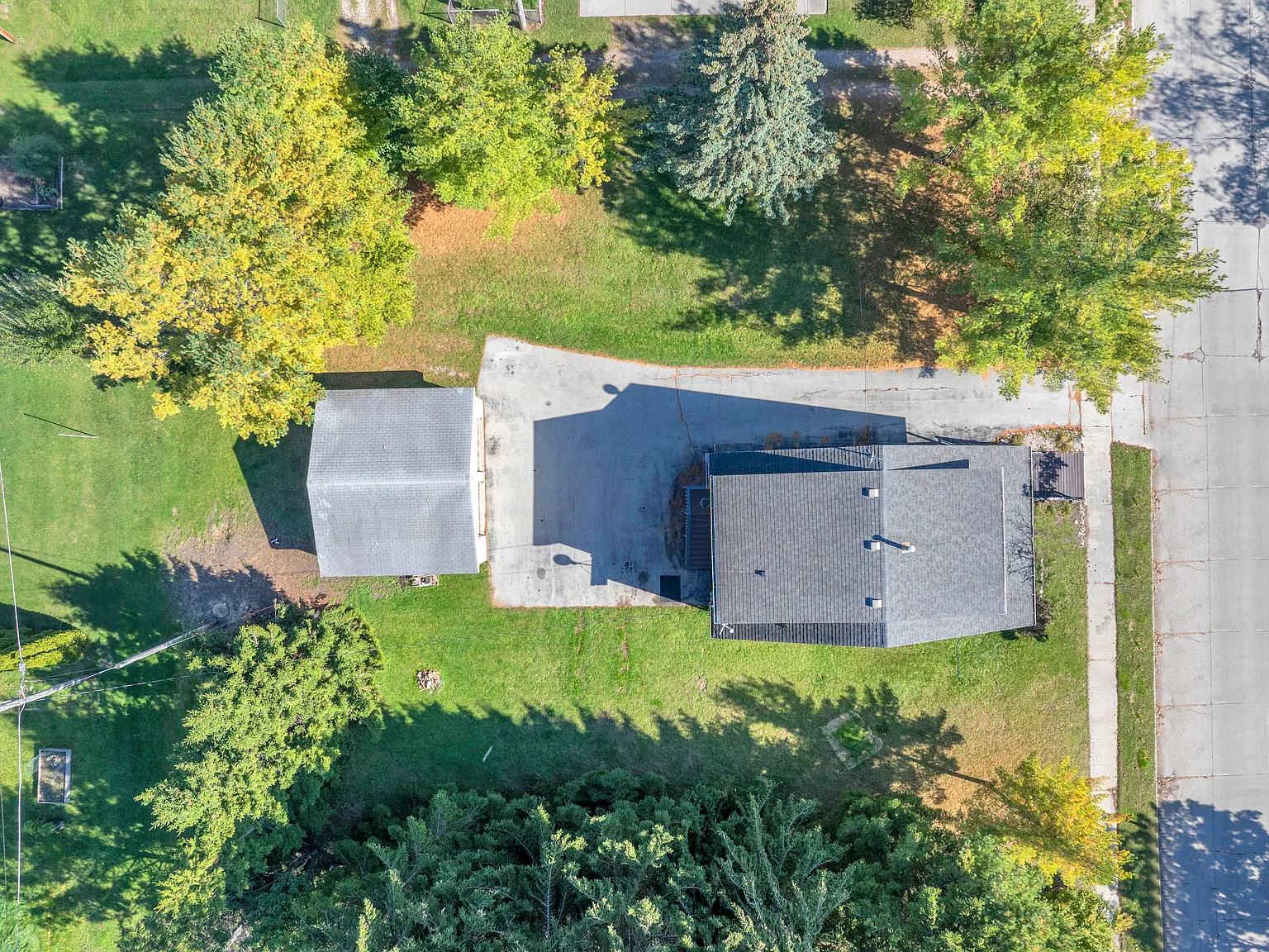 1340 Pershing Ave — Photo 4