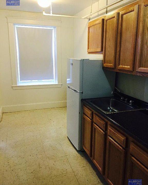 2nd image of 89 Washington St