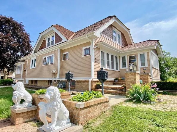 9036 West Howard AVENUE, Milwaukee, WI 53228