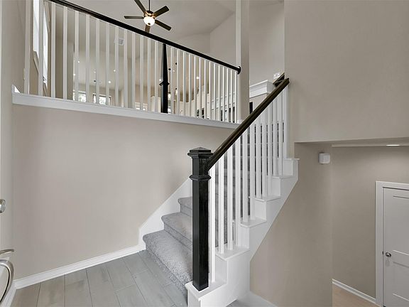 3rd image of 543 Longleaf Pine Dr
