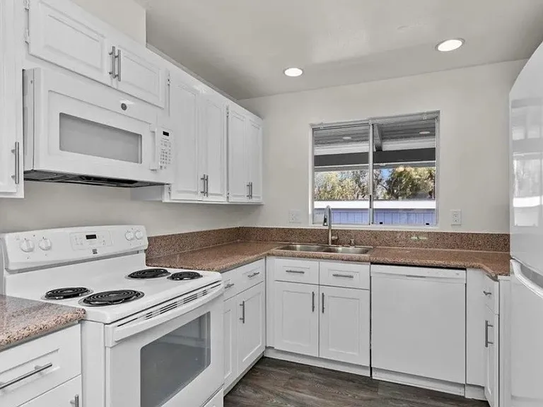 Fairway Circle Dr — Photo 2