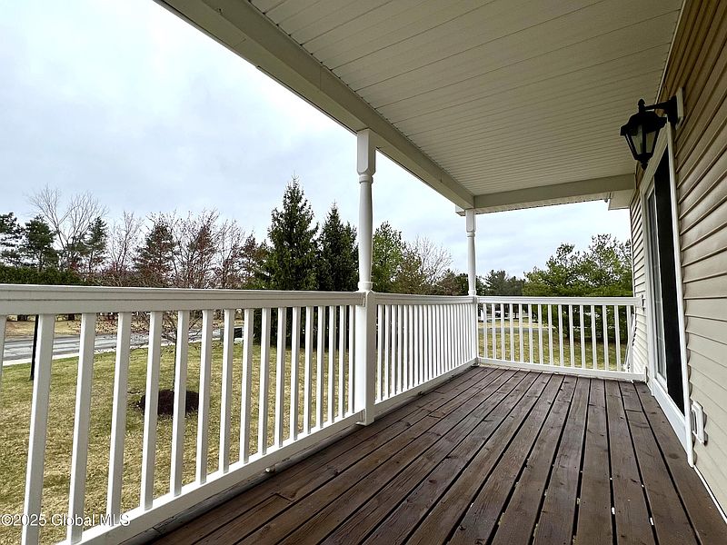 3rd image of 607 Cedar Run