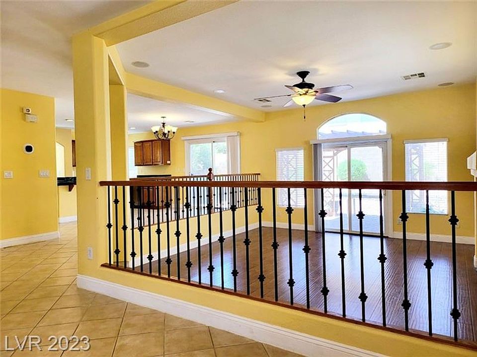 2nd image of 10885 Fintry Hills St