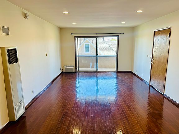 3rd image of 4232 W 1st St APT 4