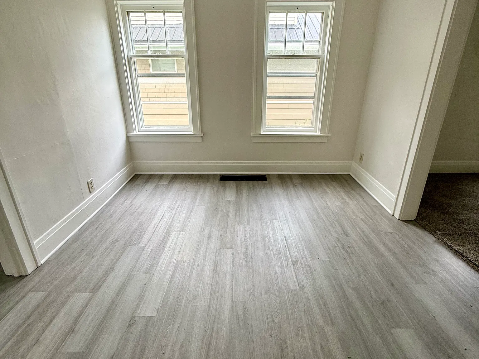 3 bed, 1600 sqft, $1,400 — Photo 3