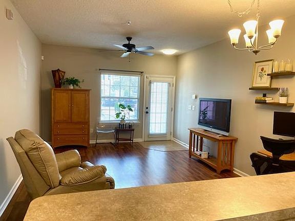 5th image of 2200 Marsh Hawk Ln Unit 502